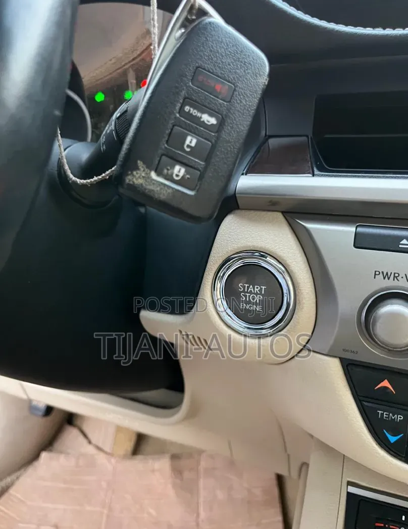 Lexus ES 2014 Red