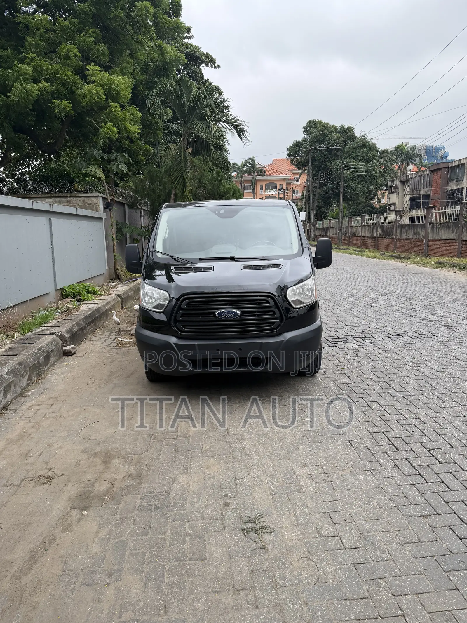 Ford E250 2016 Black