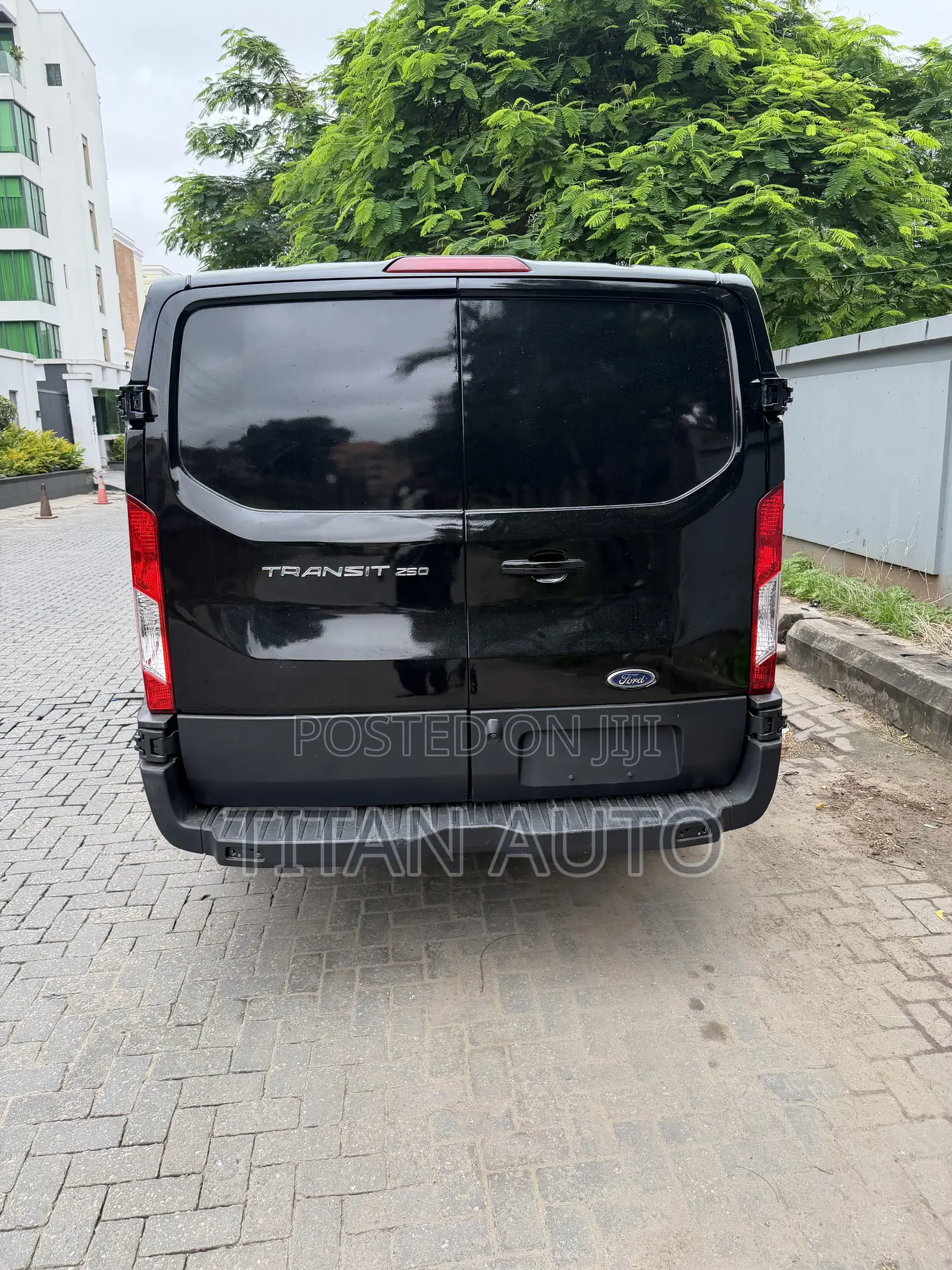 Ford E250 2016 Black
