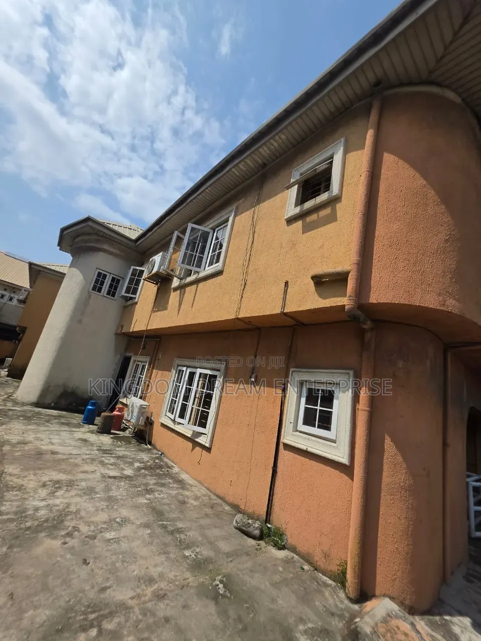 Furnished 3bdrm Apartment in Lekki Phase 1 Lagos for rent