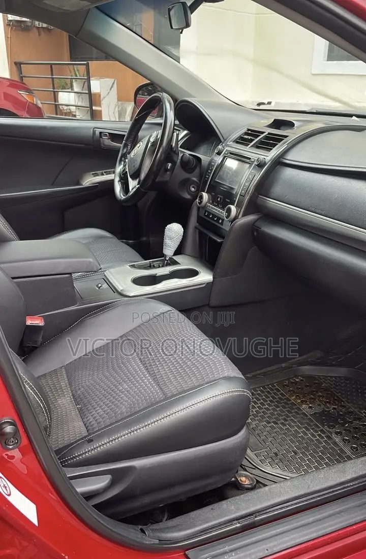 Toyota Camry SE 4dr Sedan (2.5L 4cyl 6A) 2013 Red