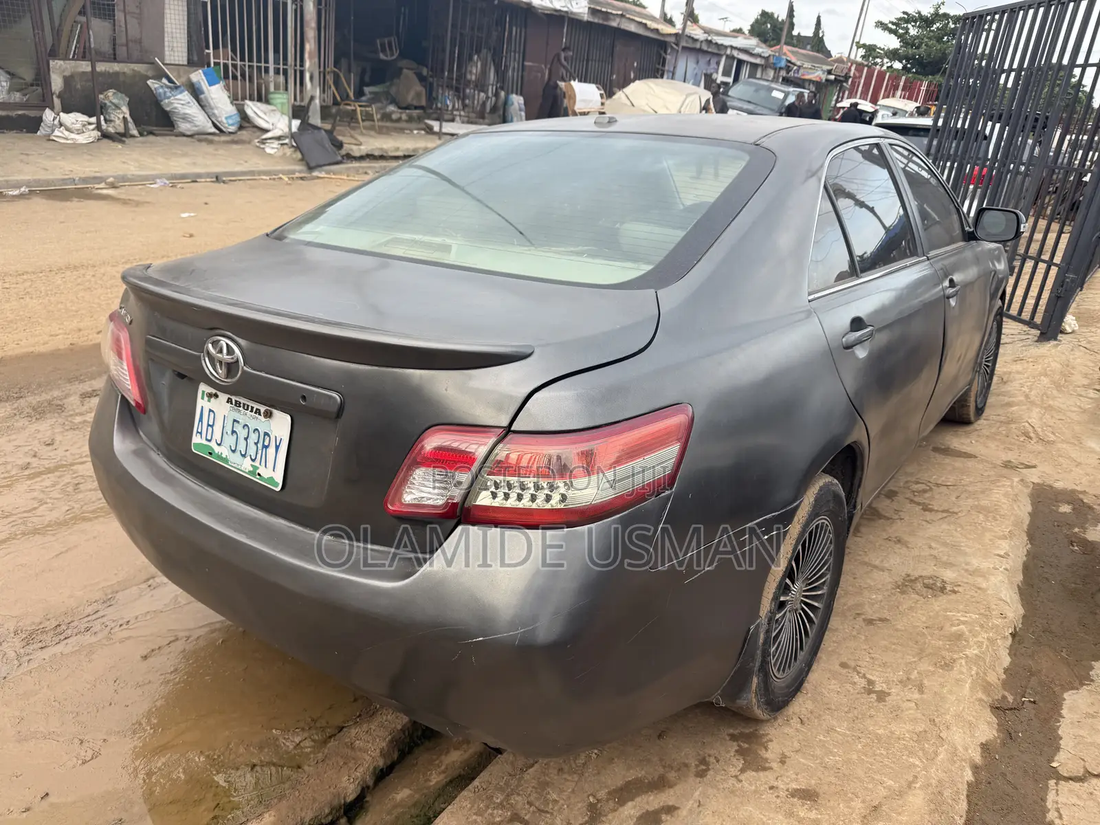 Toyota Camry LE 4dr Sedan (2.5L 4cyl 6AM) 2010 Gray