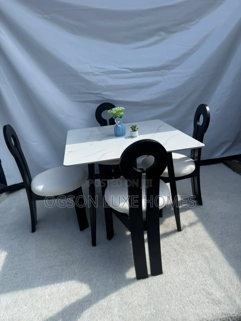 Regal Comfortable Dining Set With Four Wooden Chair