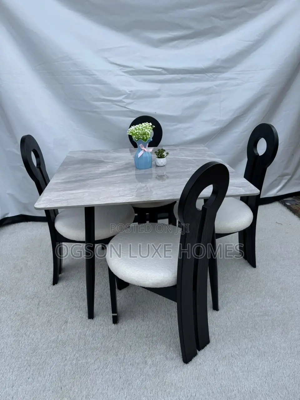 Regal Comfortable Dining Set With Four Wooden Chair