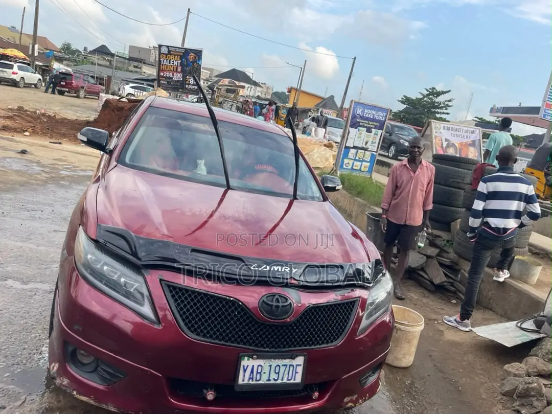 Toyota Camry SE 4dr Sedan (2.5L 4cyl 6AM) 2010 Burgundy