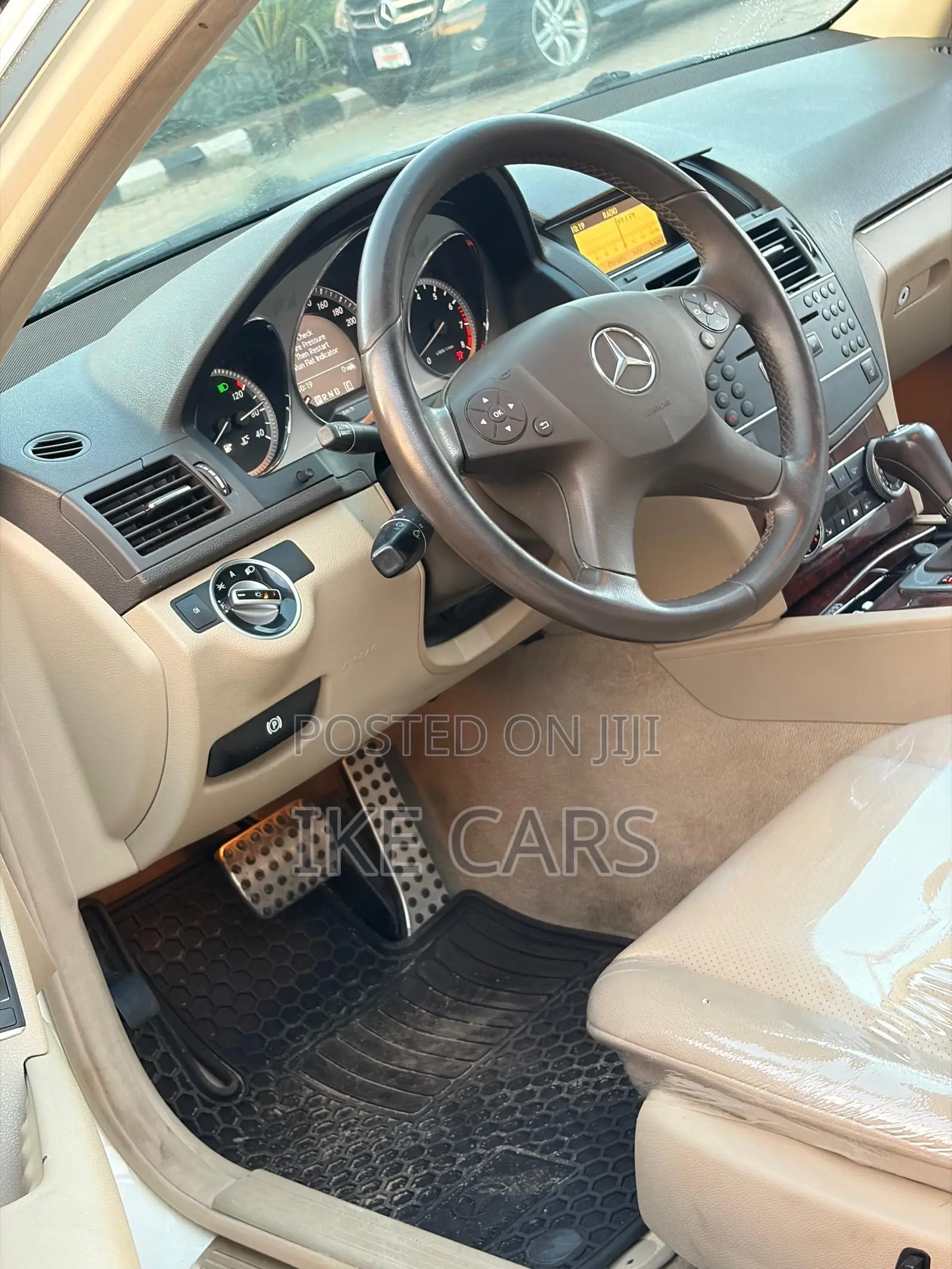 Mercedes-Benz C300 Sport 4Matic Sedan AWD (3.0L 6cyl 7A) 2011 White
