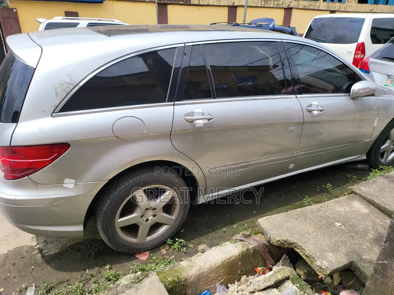 Mercedes-Benz R-Class 2010 Silver