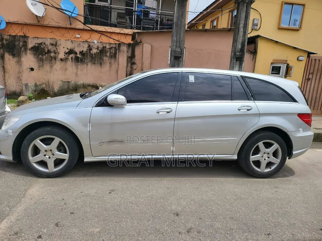 Mercedes-Benz R-Class 2010 Silver