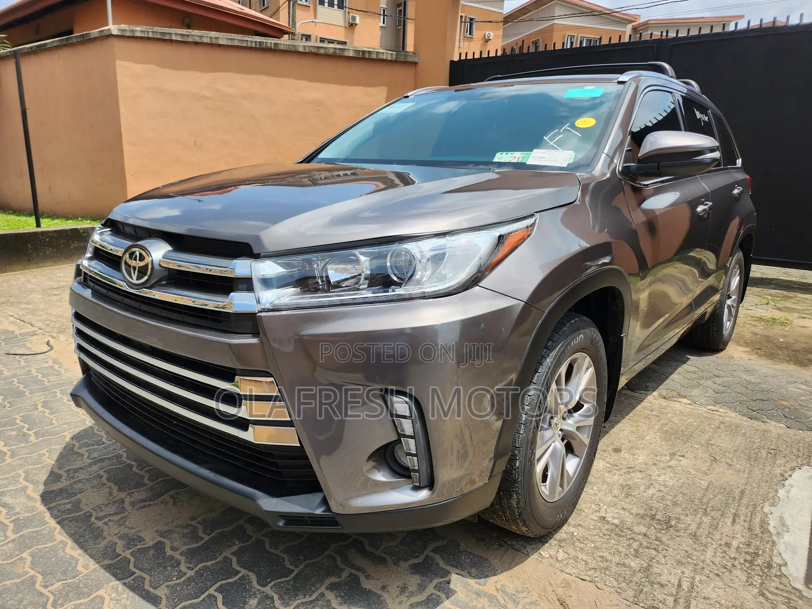 Toyota Highlander XLE V6 4x2 (3.5L 6cyl 6A) 2016 Gray