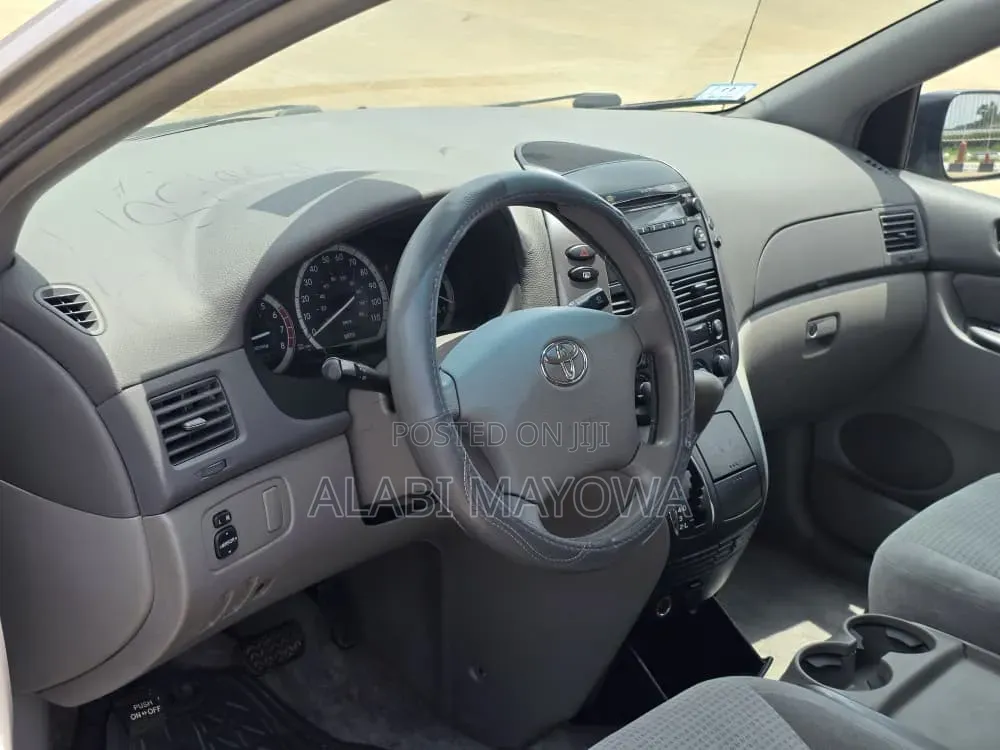 Toyota Sienna 2006 Silver