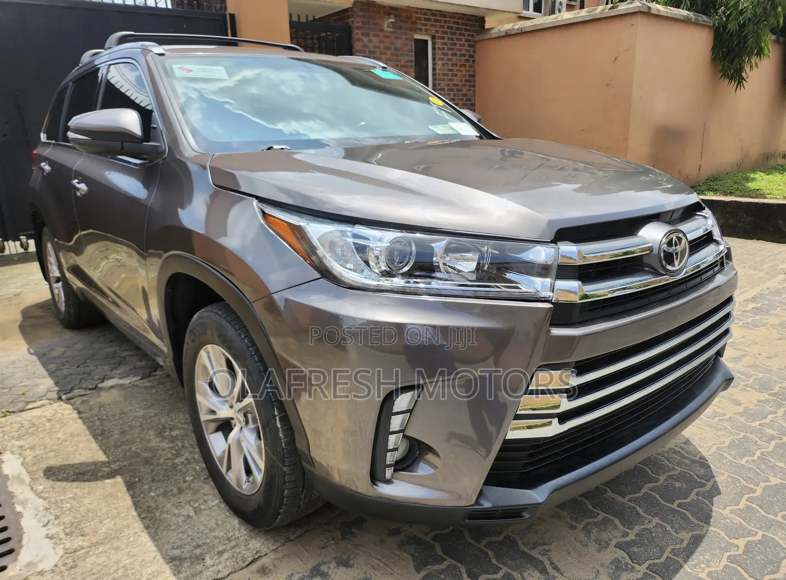 Toyota Highlander XLE V6 4x2 (3.5L 6cyl 6A) 2016 Gray