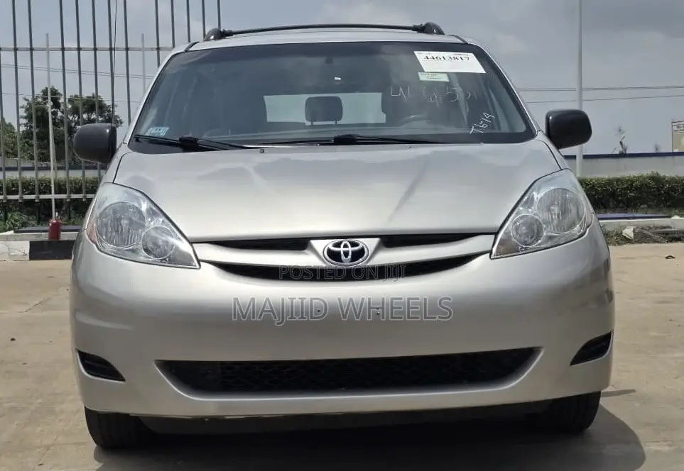 Toyota Sienna 2006 Silver