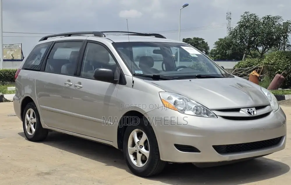 Toyota Sienna 2006 Silver