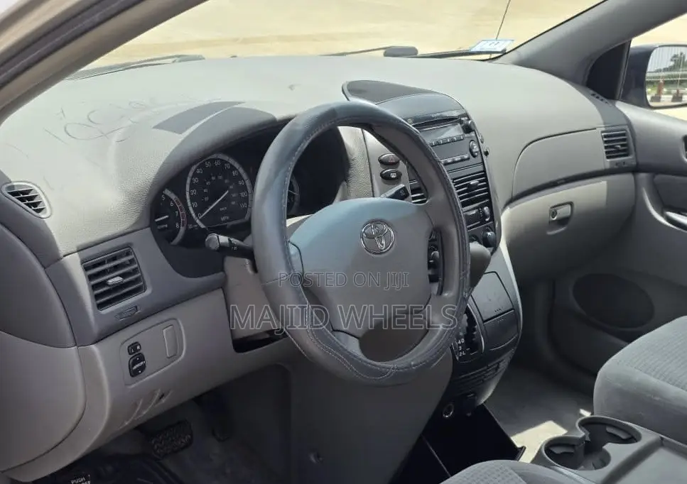 Toyota Sienna 2006 Silver