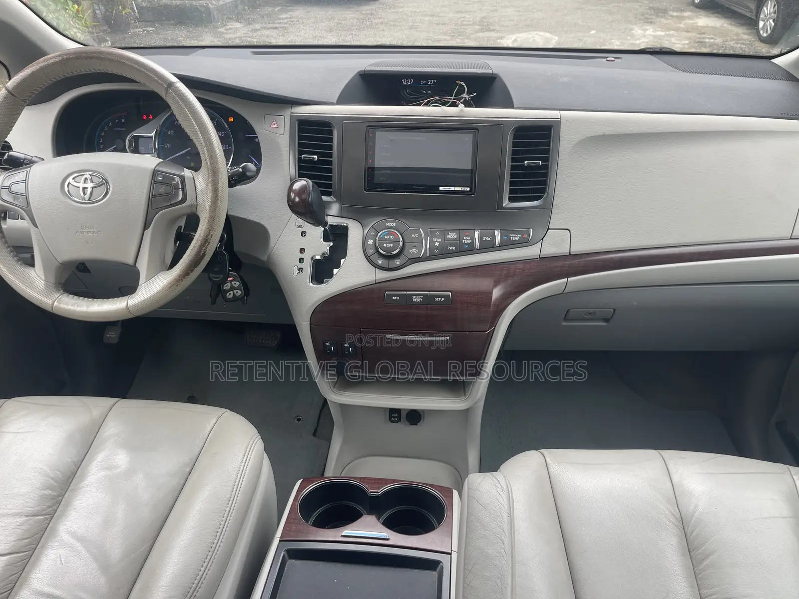 Toyota Sienna XLE 7 Passenger 2011 Gray