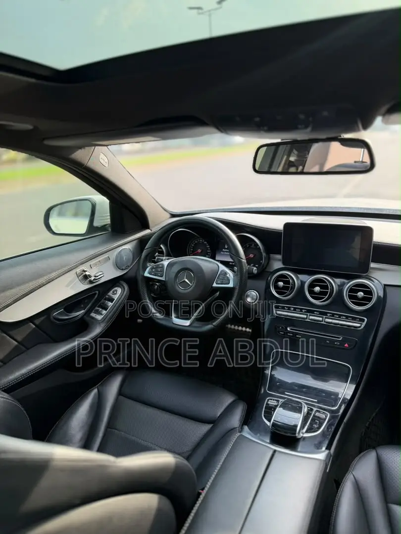 Mercedes-Benz C400 2019 White