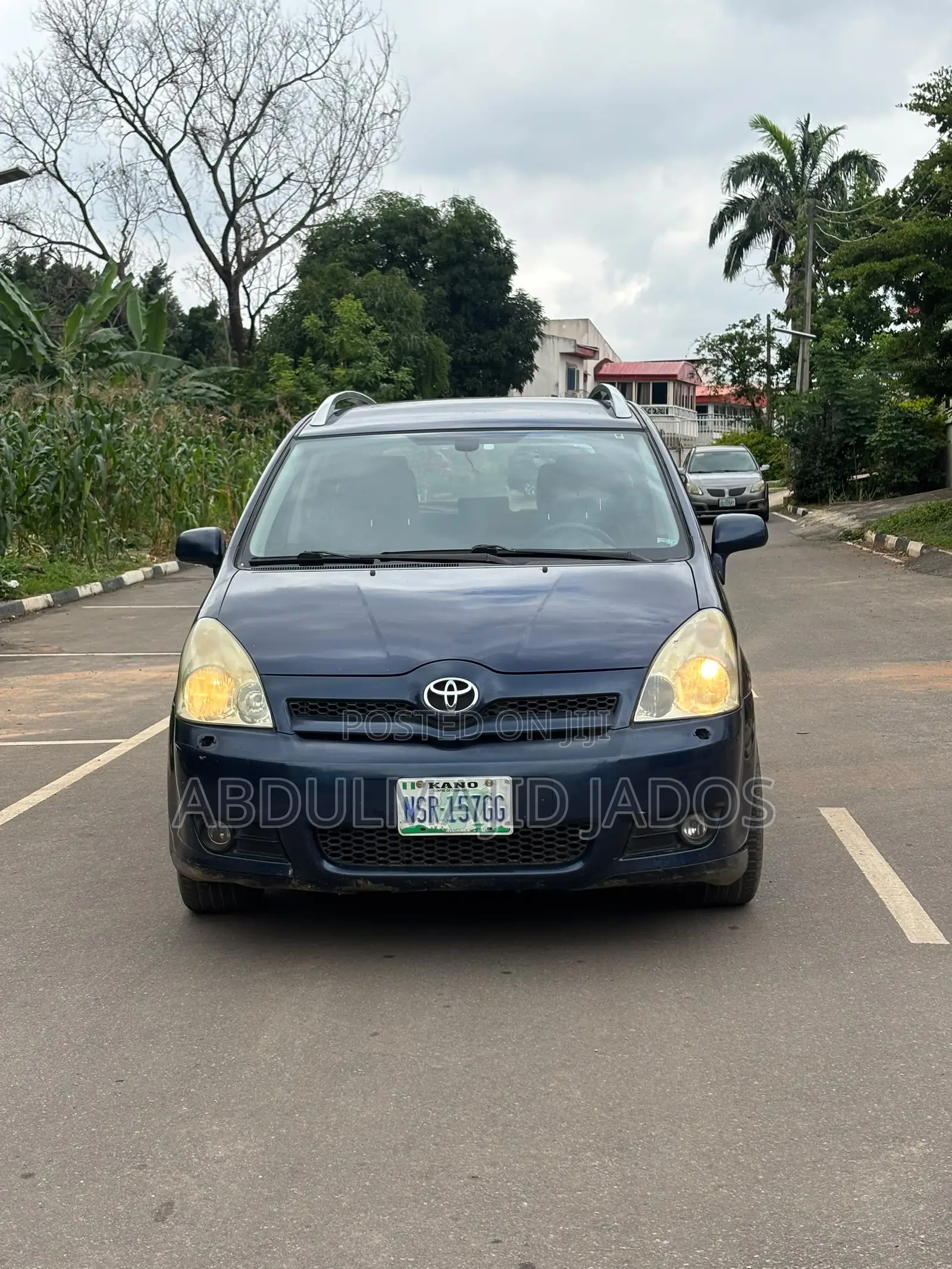Toyota Verso 2011 Blue