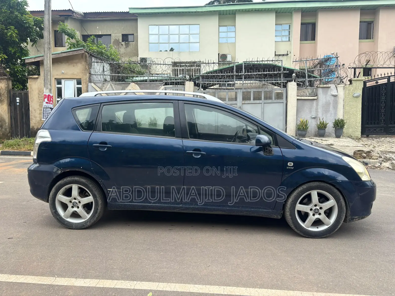 Toyota Verso 2011 Blue