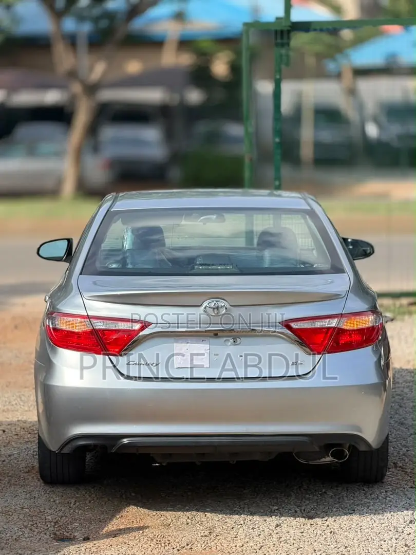 Toyota Camry 2016 Silver