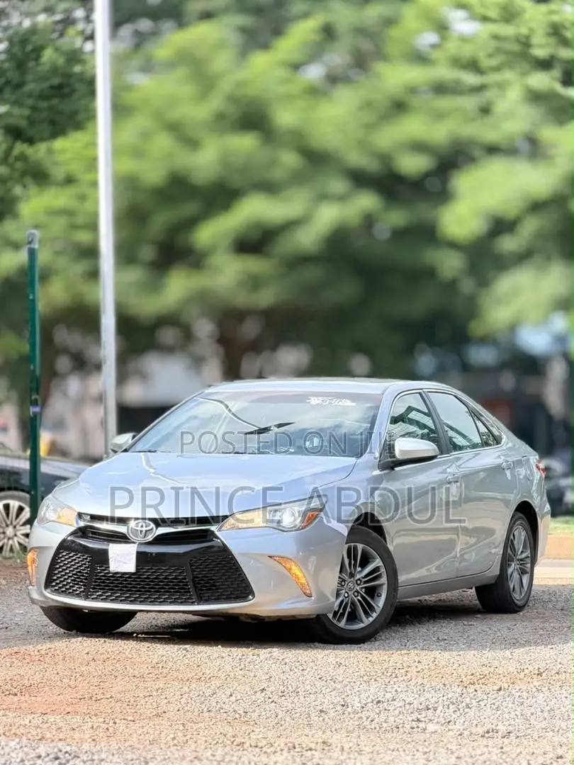 Toyota Camry 2016 Silver