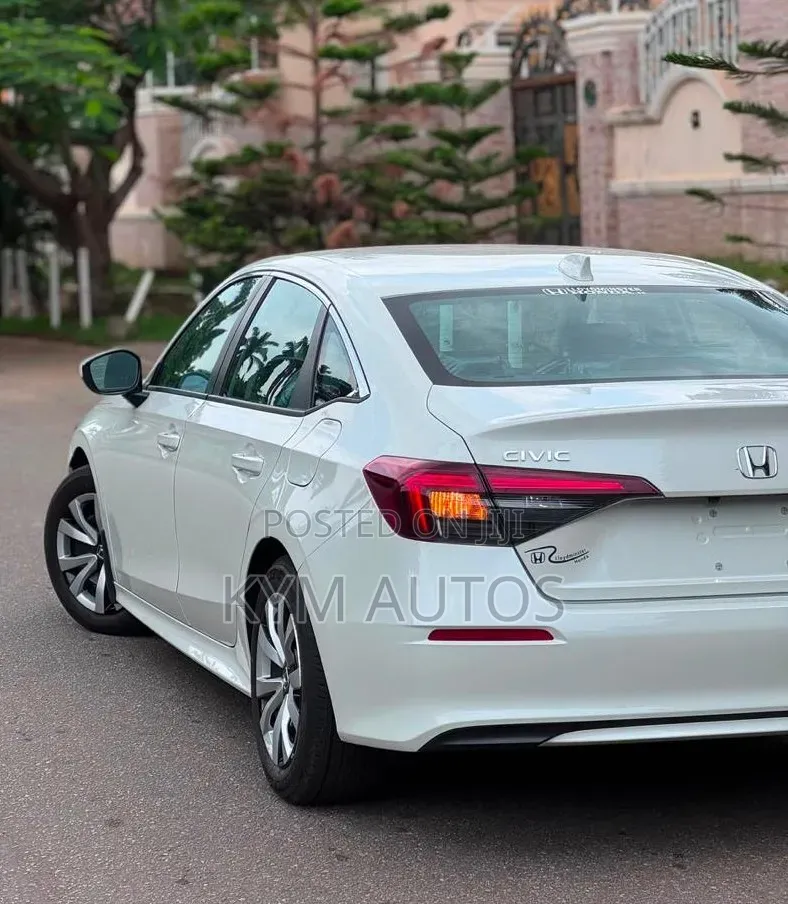 Honda Civic 2025 White