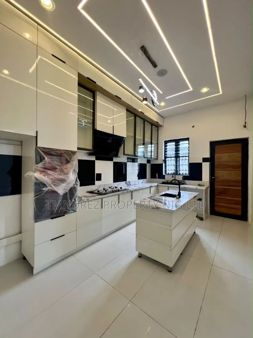 4bdrm Duplex in Sangotedo for sale