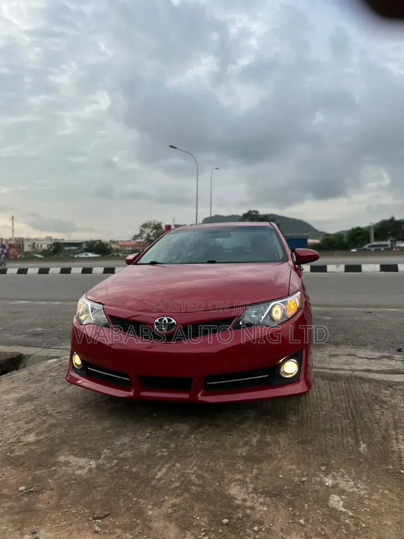 Toyota Camry 2014 Red