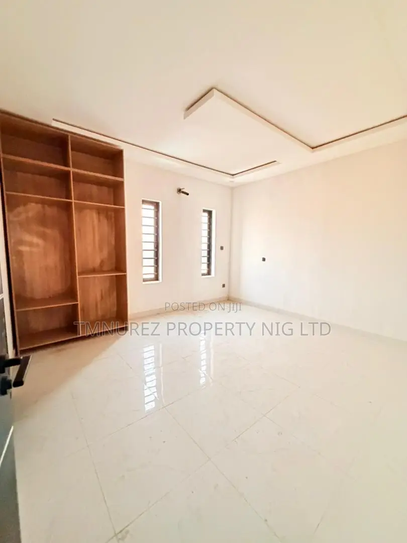 4bdrm Duplex in Magodo for sale