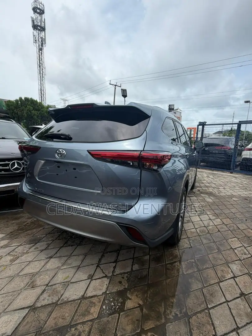 Toyota Highlander Platinum 2021 Blue