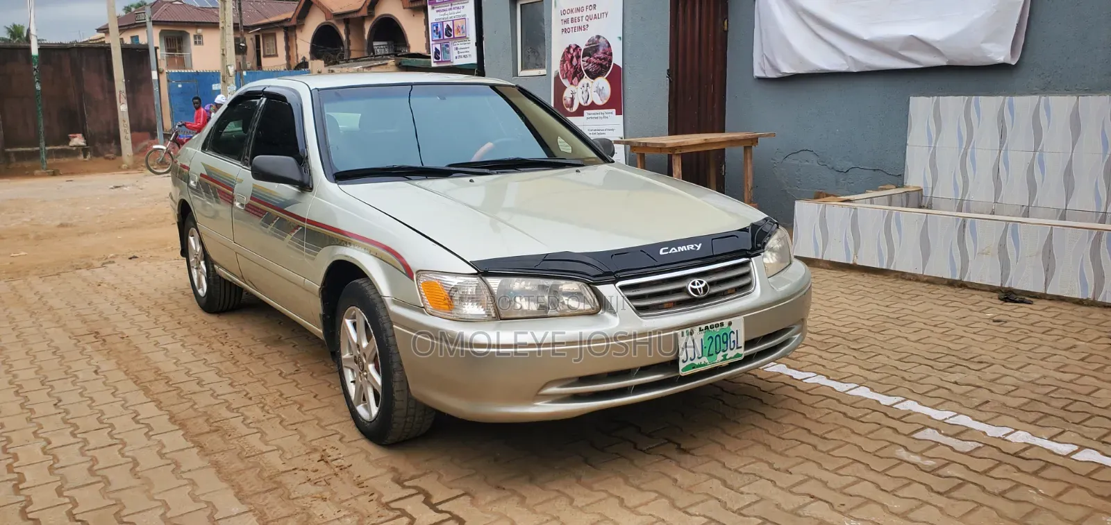 Toyota Camry LE 4dr Sedan (2.4L 4cyl 5M) 2002 Gold