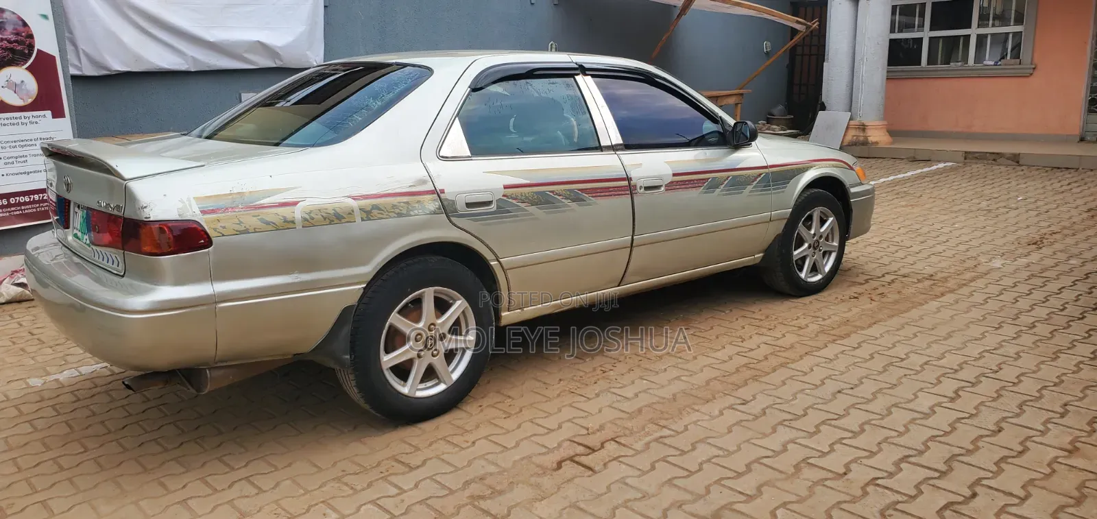 Toyota Camry LE 4dr Sedan (2.4L 4cyl 5M) 2002 Gold