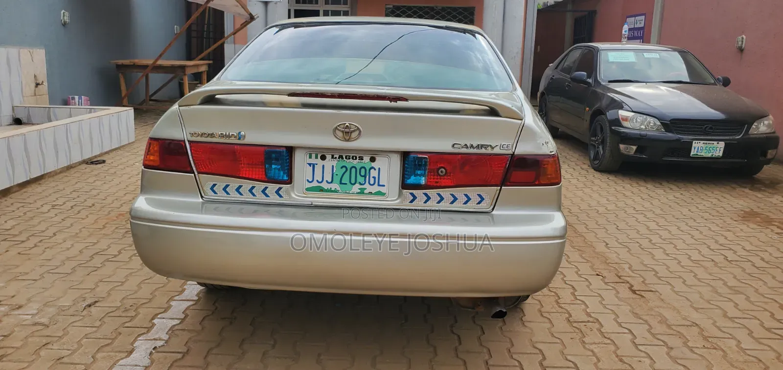 Toyota Camry LE 4dr Sedan (2.4L 4cyl 5M) 2002 Gold