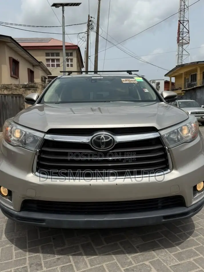 Toyota Highlander Limited Platinum 4dr SUV (3.5L 6cyl 6A) 2015 Gold