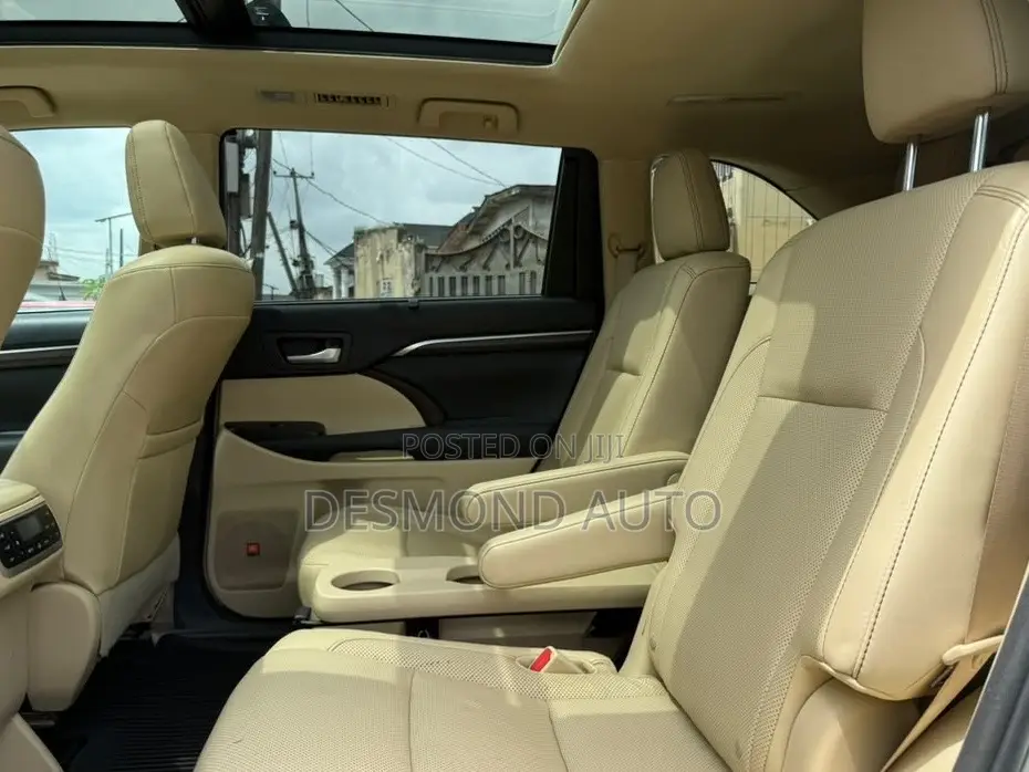 Toyota Highlander Limited Platinum 4dr SUV (3.5L 6cyl 6A) 2015 Gold