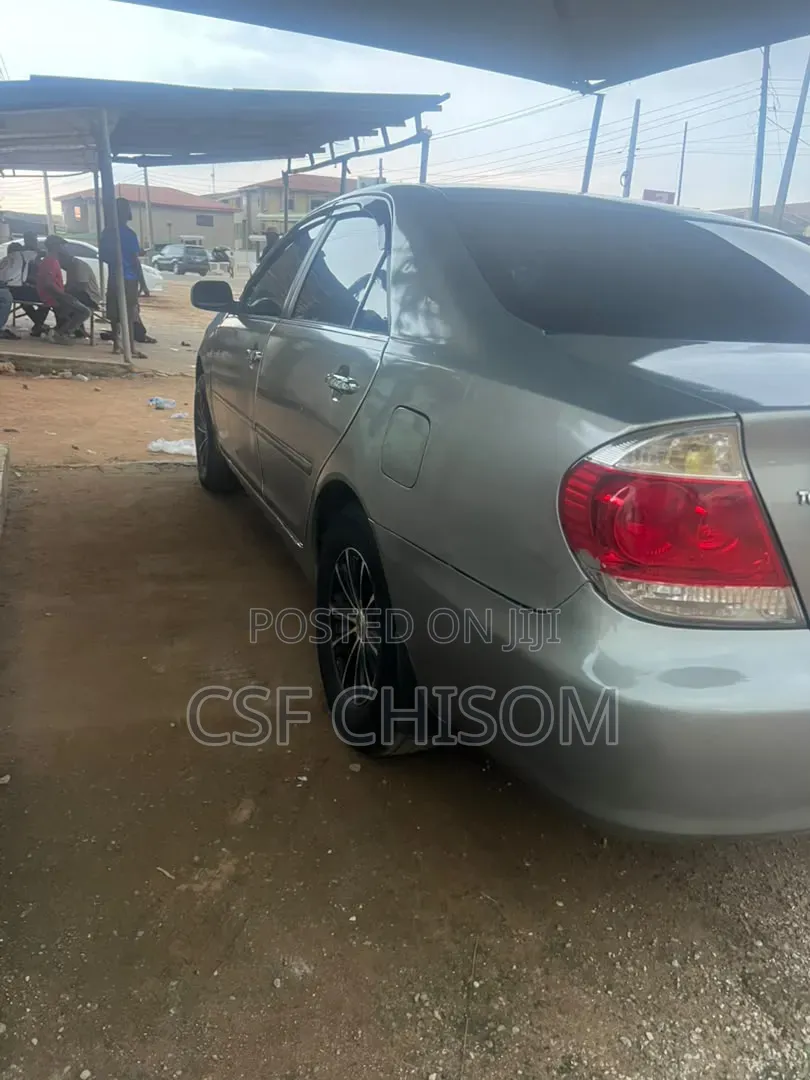 Toyota Camry 2006 Gray