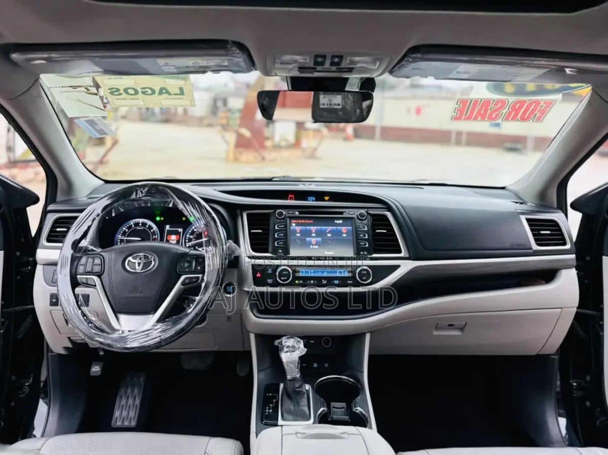Toyota Highlander Limited Platinum 4x4 V6 (3.5L 6cyl 8A) 2017 Black