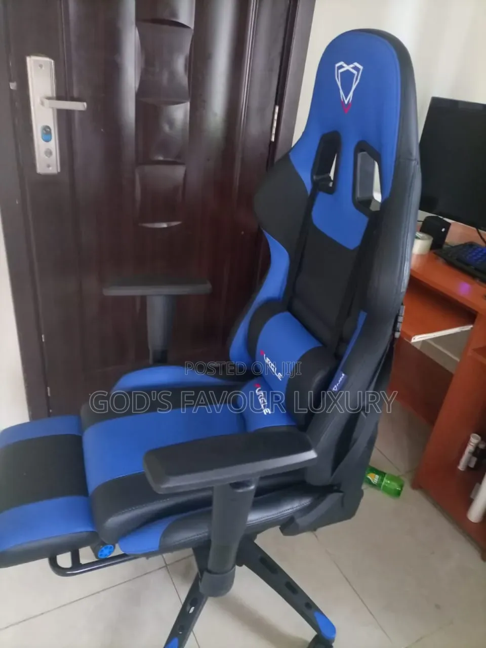 Ergonomic Office Swivel Gaming Chair.