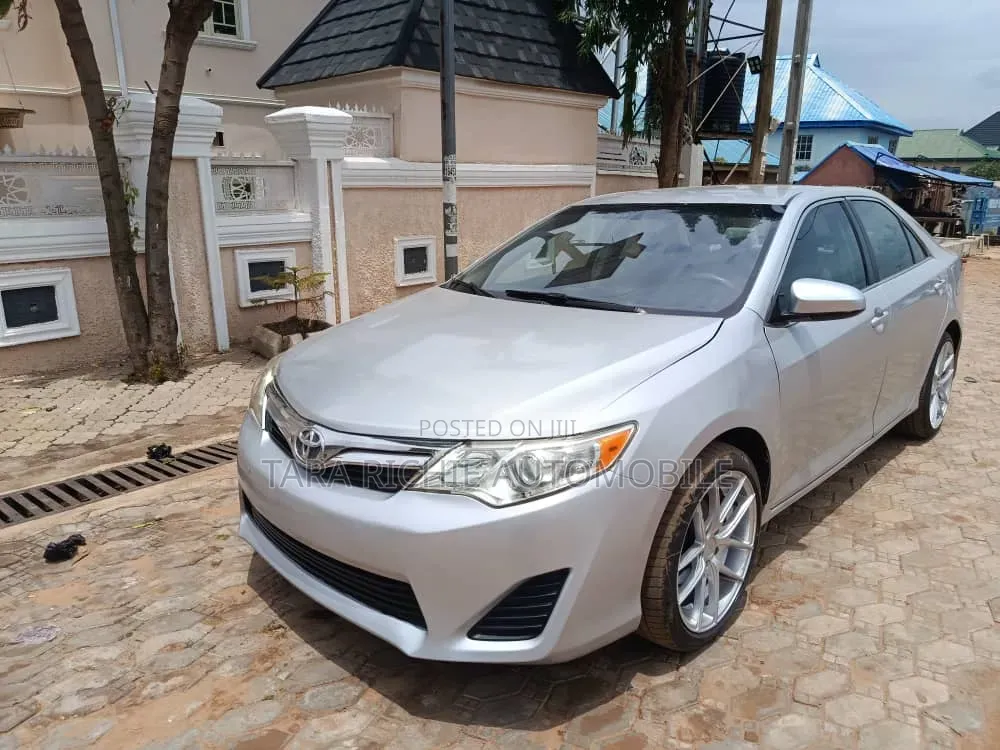 Toyota Camry 2013 Silver