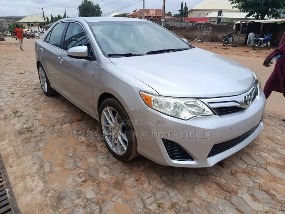 Toyota Camry 2013 Silver