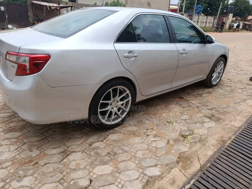 Toyota Camry 2013 Silver