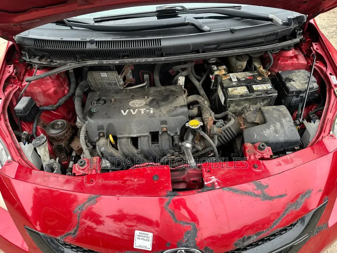 Toyota Yaris 2010 Maroon