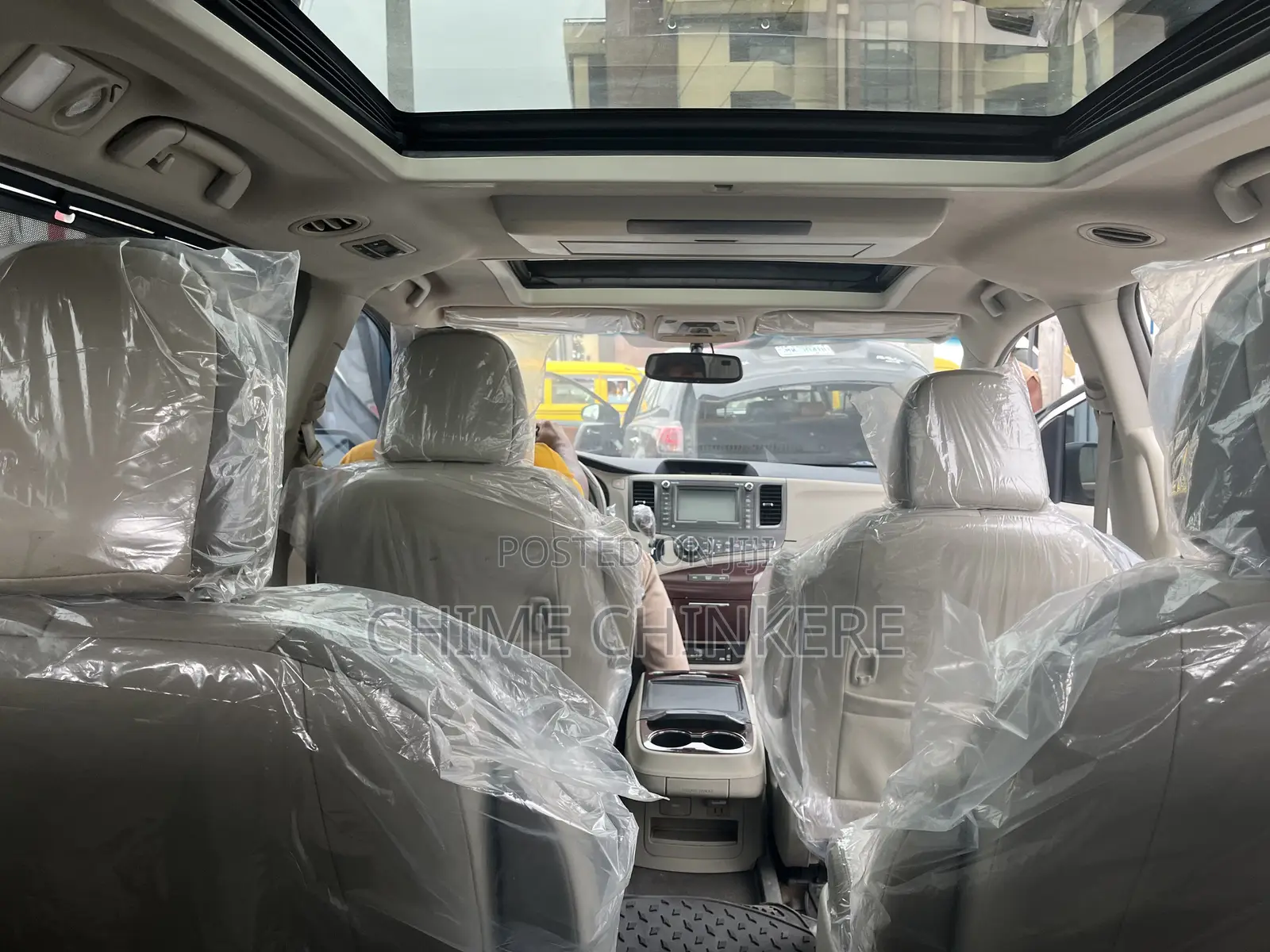 Toyota Sienna XLE 8 Passenger 2012 White