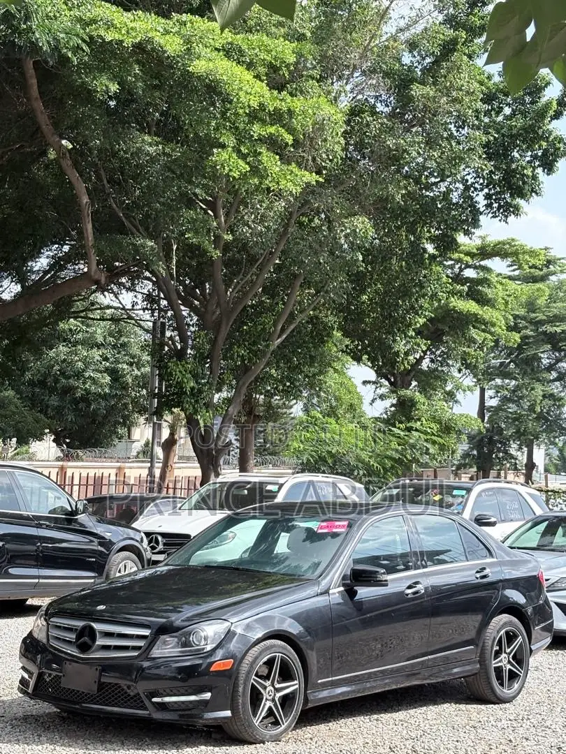Mercedes-Benz C300 2013 Black