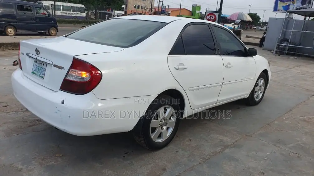 Toyota Camry LE 4dr Sedan (2.4L 4cyl 4A) 2004 White