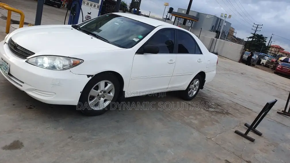 Toyota Camry LE 4dr Sedan (2.4L 4cyl 4A) 2004 White