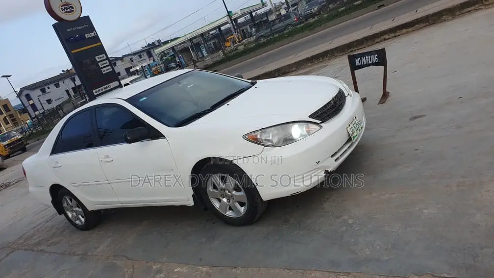 Toyota Camry LE 4dr Sedan (2.4L 4cyl 4A) 2004 White