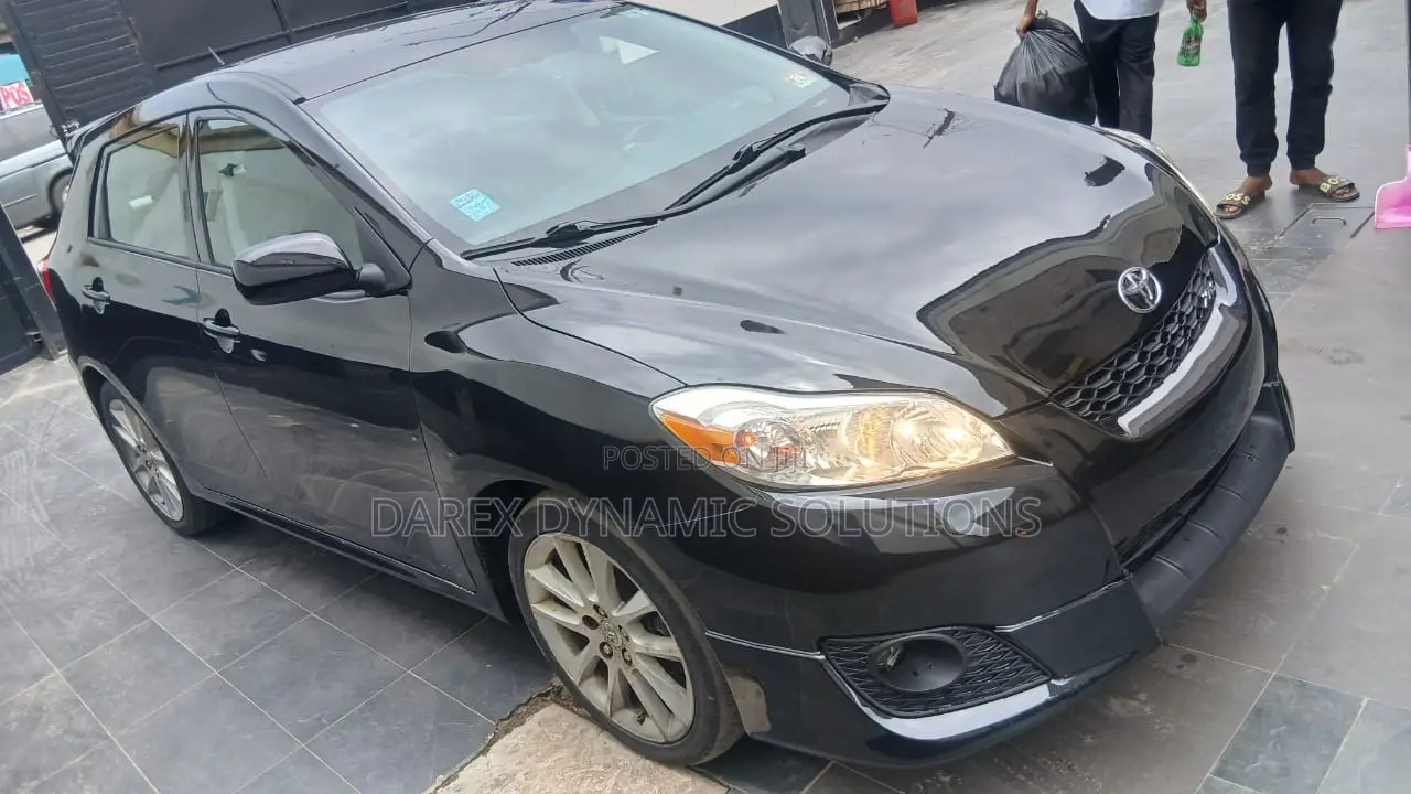 Toyota Matrix XRS Hatchback FWD (2.4L 4cyl 5A) 2009 Black