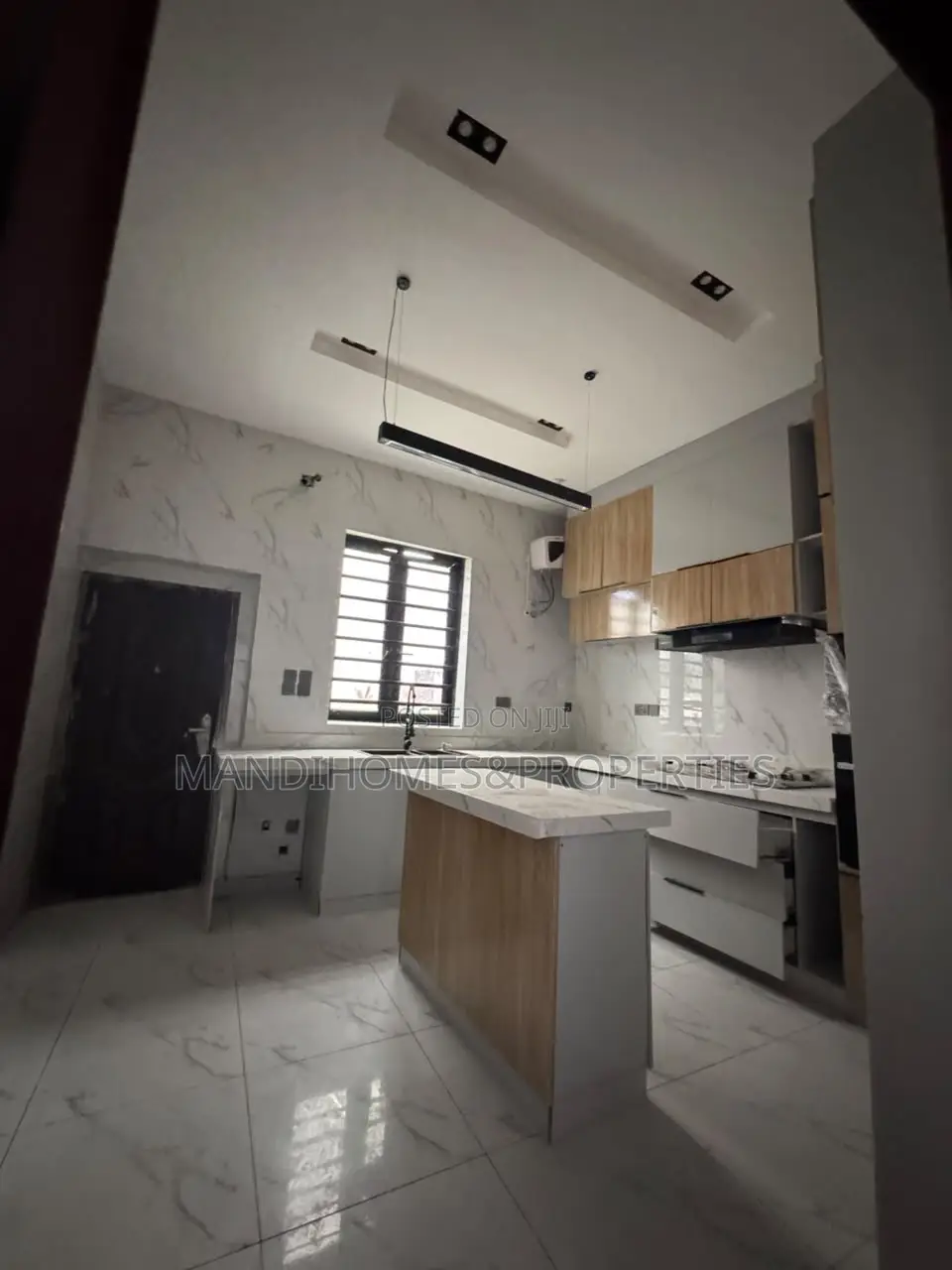 4bdrm Duplex in Lekki for sale