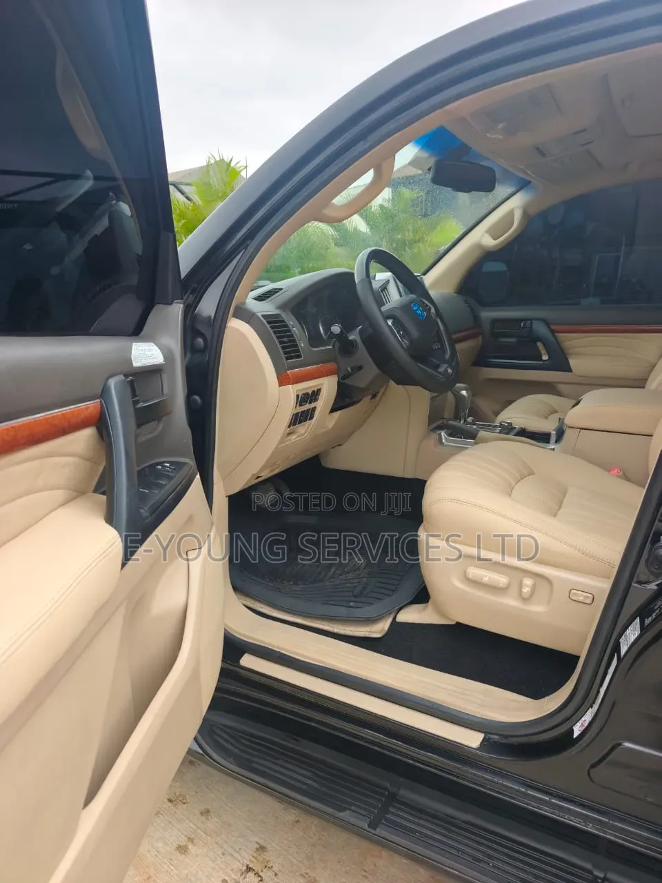 Toyota Land Cruiser 4.6 V8 GXR 2017 Black