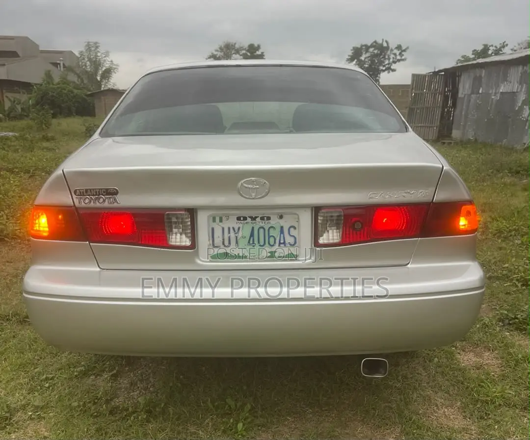 Toyota Camry 2002 Silver